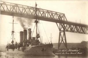 SMS Hamburg passiert die Prinz Heinrich Brücke / Kaiserlichen Marine, German cruiser, bridge