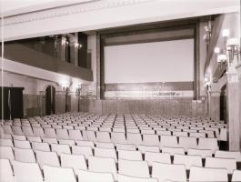 1973 Budapest, a KÖLCSEY mozi külső-belső felvételei, 6 db szabadon felhasználható negatív, 6x7 cm