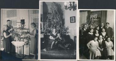 1930-1958 Karácsonyi hangulatok, 5 db vintage fotó különféle családi fotóalbumokból, 3 feliratozott,...