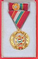 1979. "Fegyverbarátságért Érdemérem arany fokozata" zománcozott, aranyozott Br kitüntetés miniatűrrel, eredeti tokban T:1-,2 Hungary 1979. "Medal for Weapon Friendship, Golden Grade" enamelled, gold plated Br decoration with miniature, in original case C:AU,XF NMK 717.