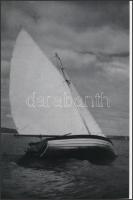 cca 1920 Balatoni vitorlás, vintage felvételről készült mai nagyítás, 25x18 cm