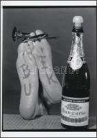 cca 1970 Pezsgőreklám, vintage negatívról készült mai nagyítás, 25x18 cm