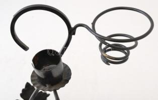 Kovácsoltvas gyertya és bortartó, m:33 cm