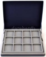 Az Éremművészeti Intézet éremtartó kazettája 1 kivehető tálcával, összesen 24 férőhellyel használt á...
