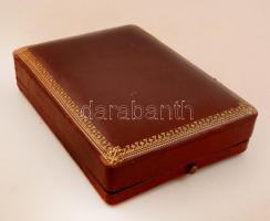 Aranyozott bőr dísztok, kitüntetésnek, ékszernek / Leather case 11x16 cm