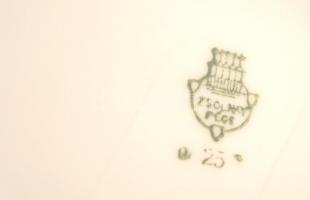 Zsolnay mokkás készlet mitológiai jelenettel, hiányos, matricás, jelzett, egyik csésze sérült, fedél...