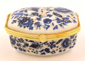 Porcelán ékszertartóé bizsu ékszerekkel ( 2 db)