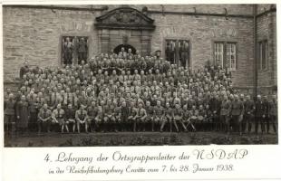 1938 Erwitte, Reichsschulungsburg, Lehrgang der Ortsgruppenleiter der NSDAP / castle, Nazi local group leaders course, NS propaganda, group photo