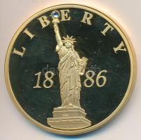 Amerikai Egyesült Államok 2011. "A Szabadság szobor 125 éves évfordulójára" aranyozott, kristálybetétes Cu emlékérem (40mm) T:PP felületi karc USA 2011. "For the 125th Anniversary of the Liberty Statue" gold plated Cu commemorative medal with crystal inlay (40mm) C:PP surface scratch