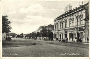 Orosháza, Kossuth tér a Posta palotával, Beregi Lajos üzlete (EK)