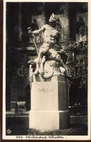 Budapest irredenta szobor Nyugat