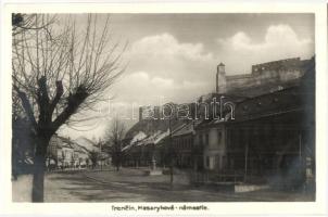 Trencsén, Trencin; Masaryk tér, vár / Masarykové námestie / square, castle