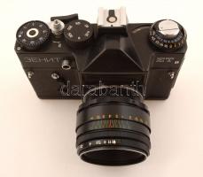 Zenit ET fényképezőgép, saját tokjában