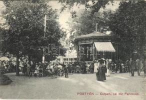 Pöstyén, Piestany; Gyógypark, Zenepavilon előadás közben / spa park, music pavilion, band