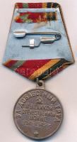 Szovjetunió 1945. "Bátor Munkáért az 1941-1945-ös Nagy Honvédő Háborúban" kitüntetés nem s...