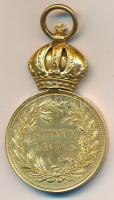 1890. "Bronz Katonai Érdemérem" aranyozott Br kitüntetés mellszalag nélkül T:1-,2 peremen ...
