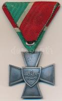 1940. "Nemzetvédelmi Kereszt / A Hazáért" ezüstözött Br kitüntetés mellszalaggal T:1-
Hun...