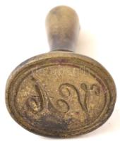 Réz pecsétnyomó "V. Á." monogrammal, 2,5×2 cm