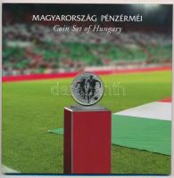 2016. 5-200Ft (6xklf) + MLSZ (Magyar Labdarúgó Szövetség) Cu-Ni-Zn emlékérem, forgalmi szett karton dísztokban T:BU Hungary 2016. 5-200 Forints (6xdiff) + MLSZ (Hungarian Football Federation) Cu-Ni-Zn commemorative medallion, coin set in cardboard case T:BU