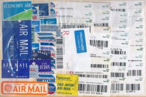 186 db ragjegy és légipostai jegy, ebből 95 db magyar a többi USA, görög, Izrael, stb