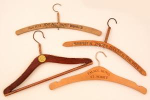 4 db különféle reklámos fa vállfa