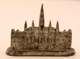 "Wien Rathaus" feliratú fém levélnehezék, kopásnyomokkal, m: 10 cm