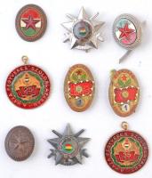 ~1970-1980. 10db-os vegyes szocialista militária tétel, közte Magyar Néphadsereg sapkajelvény (3x), 1970. "A Haza Fegyveres Szolgálatában" (2xklf) 25 és 35 év után szalag nélkül, Tűzoltó(?) Br parolijelvény T:vegyes