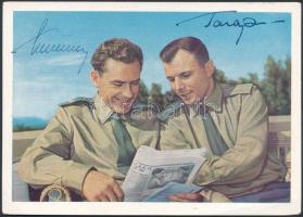 Jurij Alekszejevics Gagarin (1934-1968) és German Tyitov (1935-2000) szovjet űrhajósok aláírásai levelezőlapon /  Signatures of Yuriy Alekszeyevich Gagarin (1934-1968) and German Titov (1935-2000) Soviet astronauts on postcard