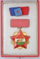 13db-os vegyes jelvény és kitüntetés tétel, közte 1970. "Felszabadulási Jubileumi Emlékérem&quo...