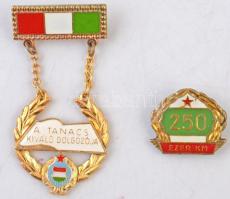 ~1970-1980. "250 ezer km balesetmentesen" zománcozott fém autójelvény, mellette kis jelvén...