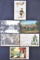 Érdekes vegyes régi tétel benne rengeteg magyar és kevés külföldi városkép,  motívumlapok jobbakkal,...