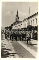 1940 Máramarossziget, Sighetu Marmatiei; bevonulás, katona zenekar / entry of the Hungarian troops, military music band, "1940 Máramarossziget visszatért" So. Stpl