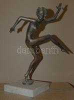 Bronz női akt szobor, márványra erősítve