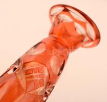 Kétrétegű metszett, hámozott kristályváza, ezüst talppal, jelzett, apró csorbával, jelzett, m: 22 cm