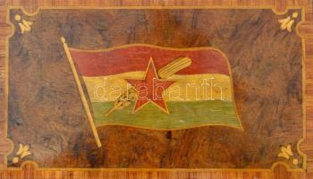 cca 1950 Szovjet-magyar címerrel díszített intarziás fa doboz, 21,5×14×7,5 cm