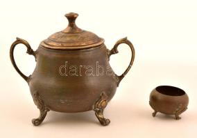 Díszes réz cukortartó, kopásnyomokkal, m: 12,5 cm + kis réz fűszertartó, kopásnyomokkal, m: 3,5 cm