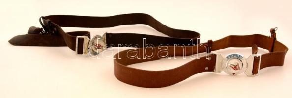 Úttörő övek, 2 db, h: 89 cm és 127 cm.