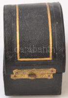 Régi ékszertartó dobozka, bársony béléssel, kopásnyomokkal, 6x5,5x4,5 cm