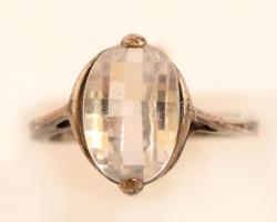 Ezüst(Ag) gyűrű kővel, jelzett, méret: 54, bruttó: 3,6 g