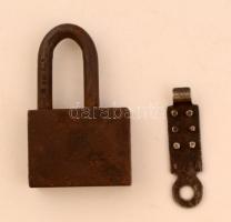 Lakat, speciális zárral és kulccsal, lakat: h: 7 cm., kulcs: 5 cm.