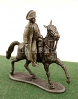 La Grande Armée de Napoléon - Austerlitz 1805, fém figurák (2 ló, ágyú, lóporláda, lovasfigura), tal...