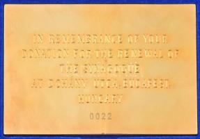 ~1989. "A Dohány utcai zsinagóga felújítására felajánlott adomány emlékére" aranyozott fém...