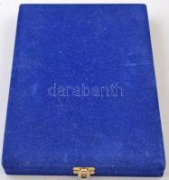 ~1989. "A Dohány utcai zsinagóga felújítására felajánlott adomány emlékére" aranyozott fém...