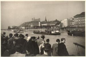 Pozsony, Pressburg, Bratislava; két db fotóképeslap hajóról, vár, uszályok / 2 photo postcards, view...