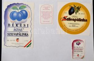 Nagy magyar pálinkacímke-gyűjtemény, felragasztva, mappába rendezve, mind különböző, cca 1000 db