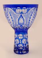 Többrétegű kék kristály váza, hámozott, metszett, apró gyári hibával, m: 28 cm, d: 20 cm