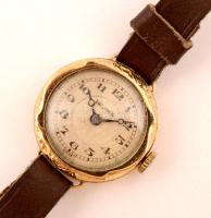 Hermé svájci 14 K arany karóra, Doxa incabloc szerkezettel, arany tokkal, sérült zsanérral. Az óra m...