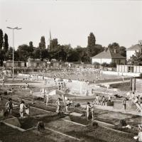 1977 Szegedi városképek, 13 db szabadon felhasználható vintage negatív, 6x8 cm