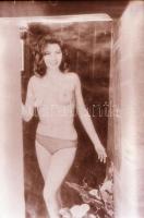 cca 1970 Akt reprók különféle forrásokról, tekercs negatívon, 24x36 mm