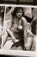 cca 1970 Akt reprók különféle forrásokról, tekercs negatívon, 24x36 mm